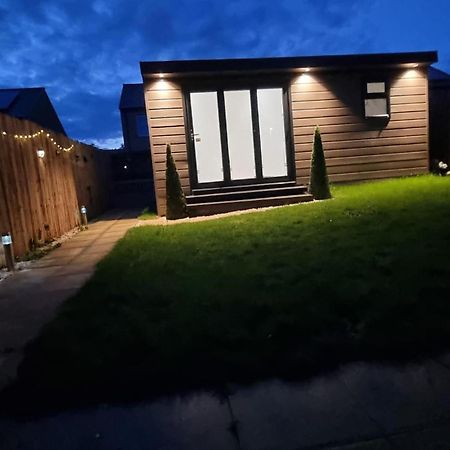 T-I-G-H The Coziest Place Wifi & Netflix Near Roundhay Villa Leeds  Exterior foto